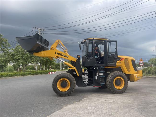 LiuGong CLG835H    -            GẦU   2.0 - 2.5m3