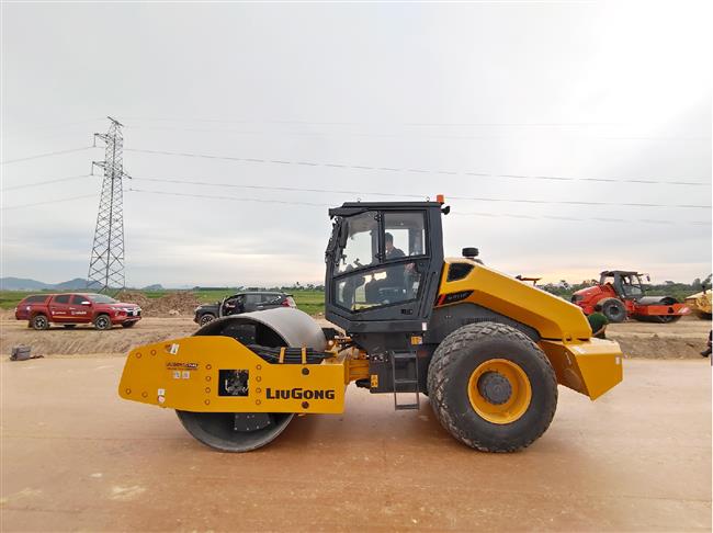 Lu rung 2 cầu CLG6611E