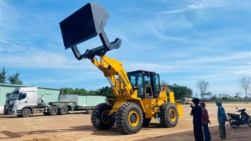 Sự lựa chọn giữa xe Trung Quốc và xe Nhật bãi